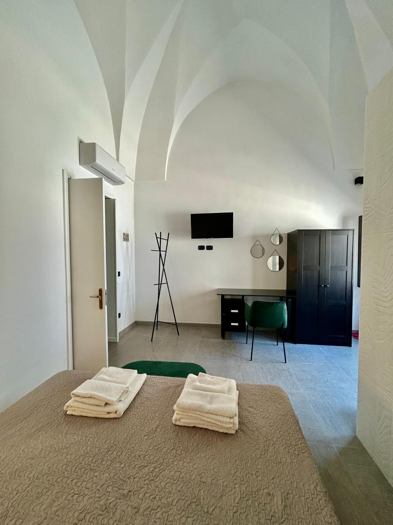 Nonno Uccio Apartment Castri di Lecce Екстериор снимка